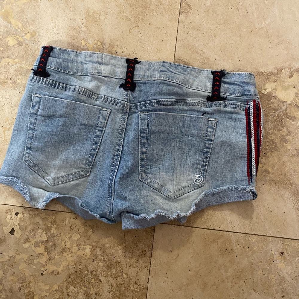 Jean Shorts Distressed - Picture 6 of 7
